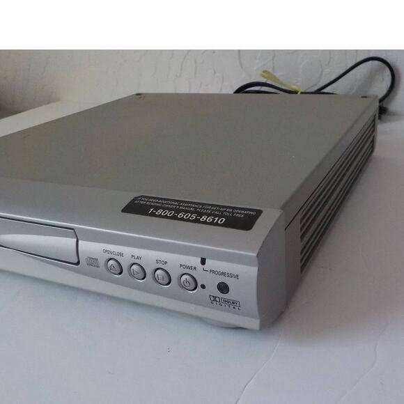 Magnavox MSD124 Progressive Scan DVD Player - It Turns On - Picture 5 of 13